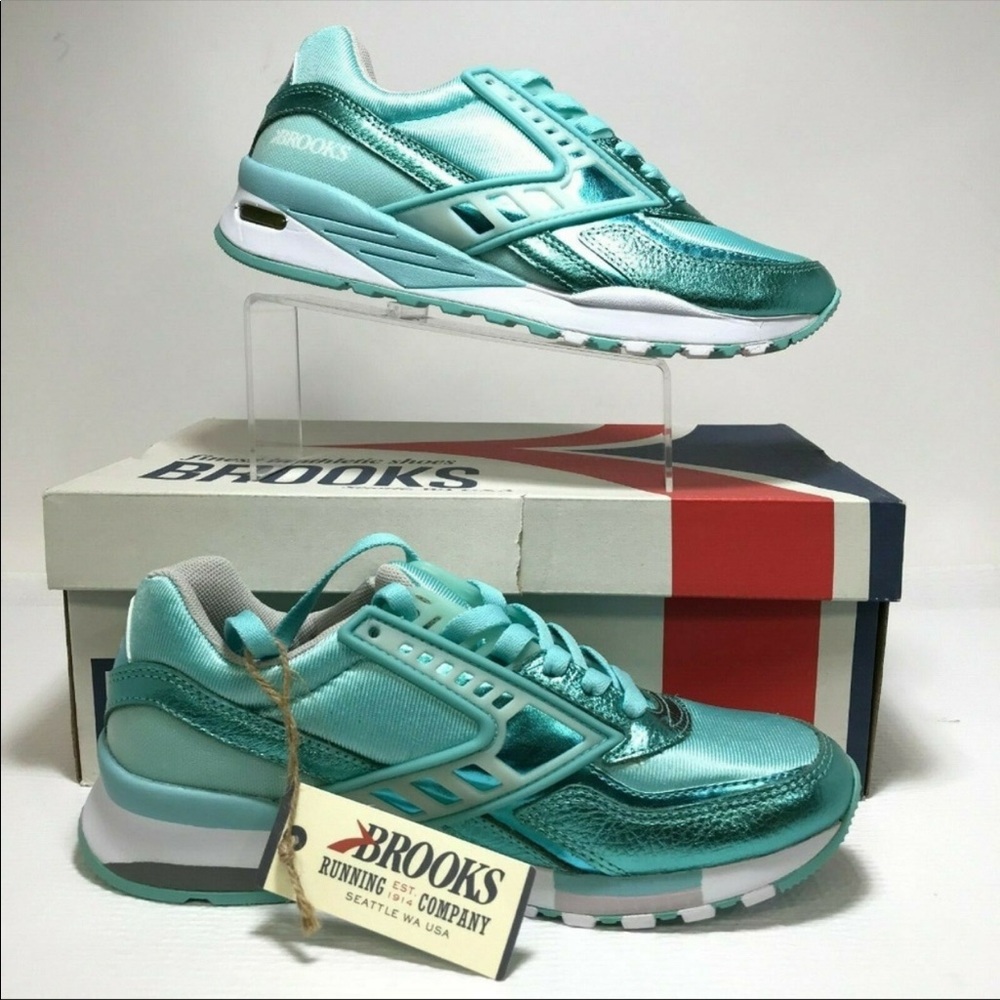 Brooks regent aqua splash nimbus cloud sneakers